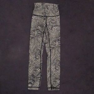 Lululemon paisley leggings